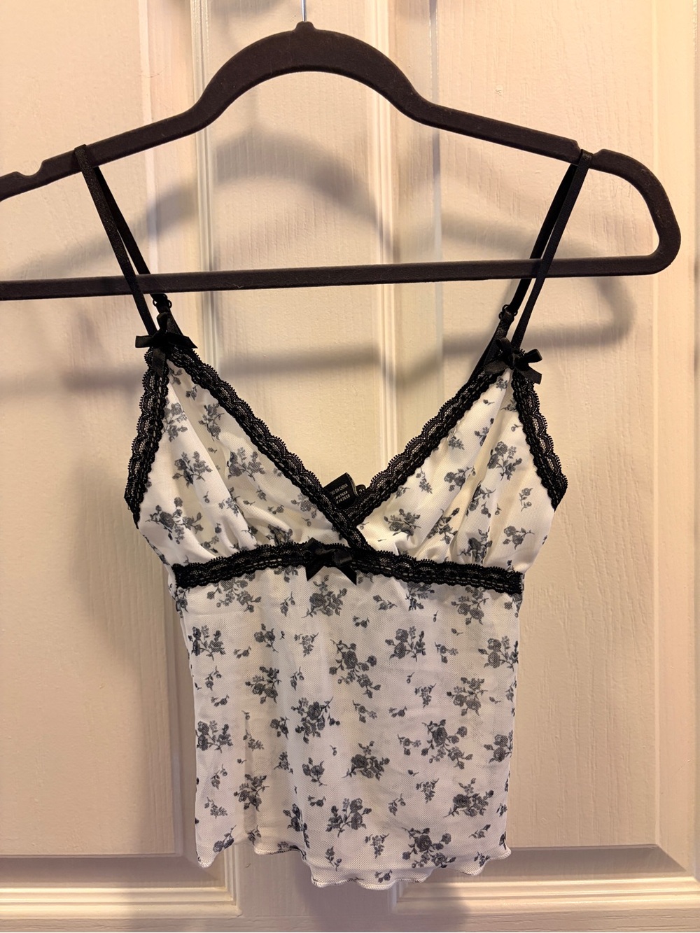 Forever 21 Black & White Floral Lace Cami